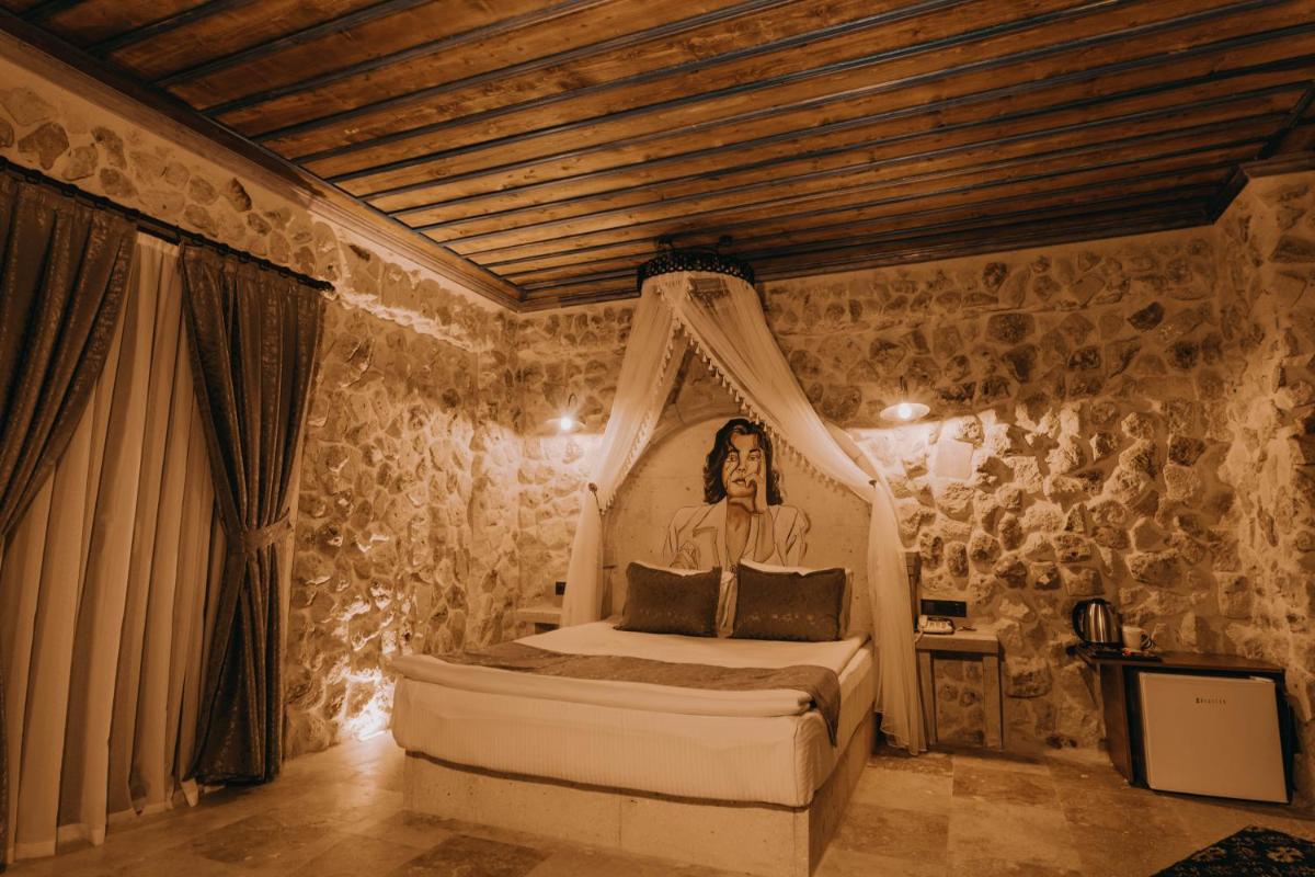 AKRİTİS STONE HOUSE
