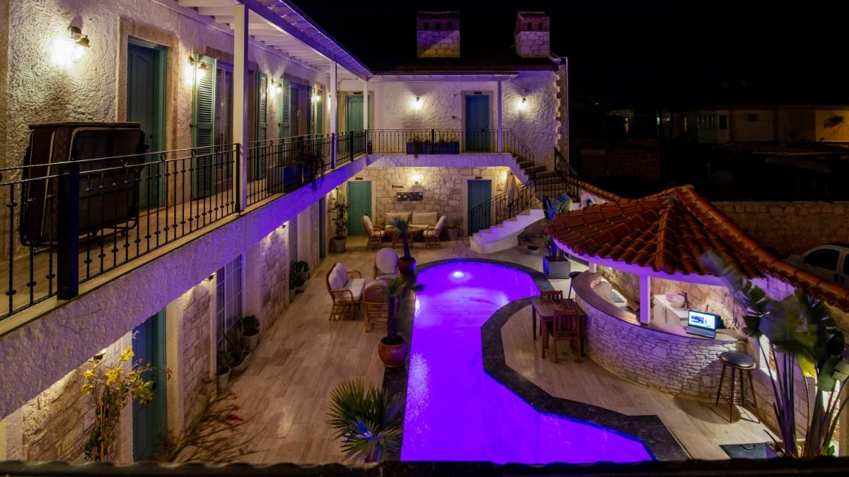 Avlu Alaçatı Boutique Hotel