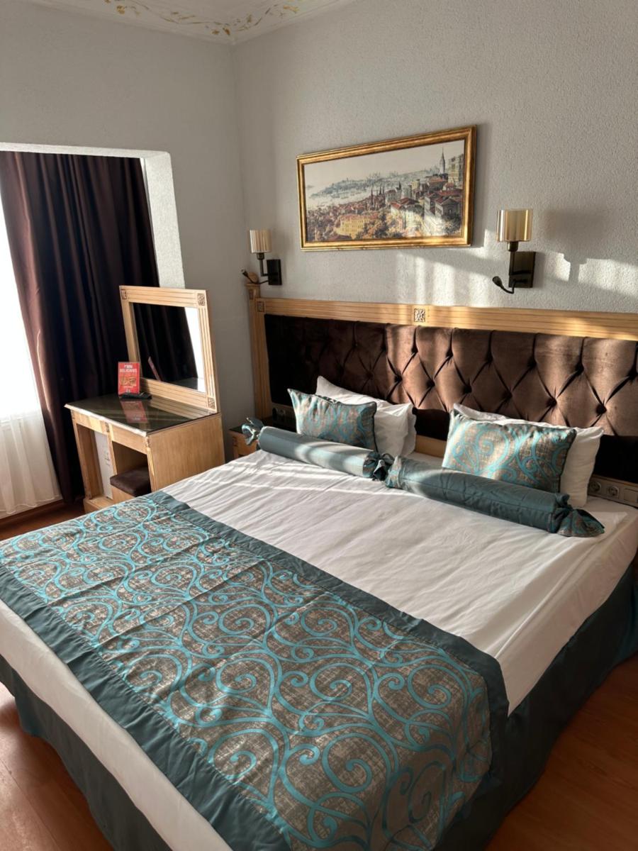 Blue Tuana Hotel Old City