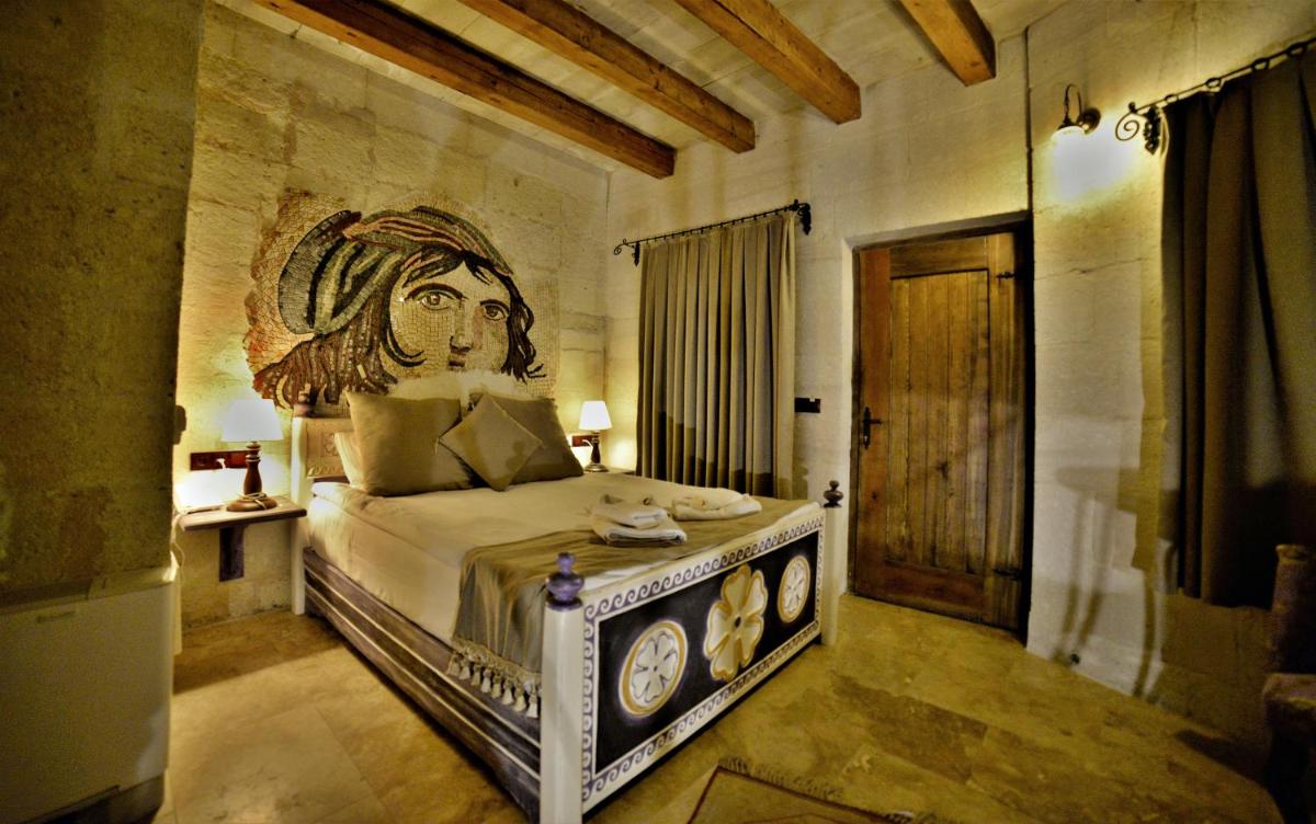 Caftan Cave Suites