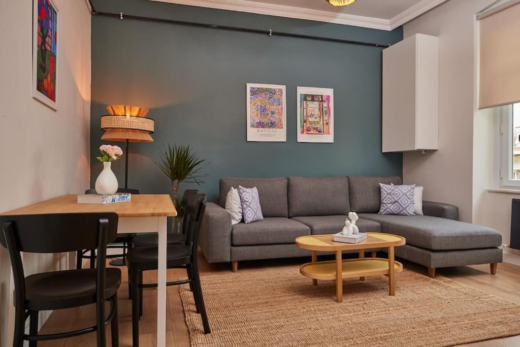 Charming 3BR 2Bath AC in Center