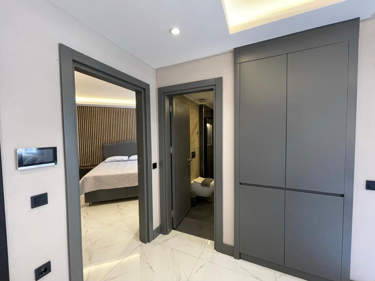 Cleopatra Apartments