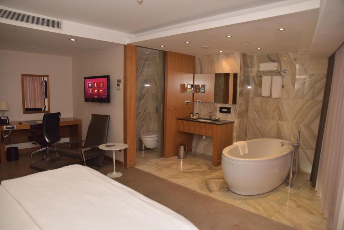Crowne Plaza Istanbul Harbiye, an IHG Hotel