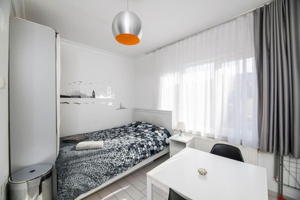 Cute 1 Room w AC 300 meters to Istiklal Street