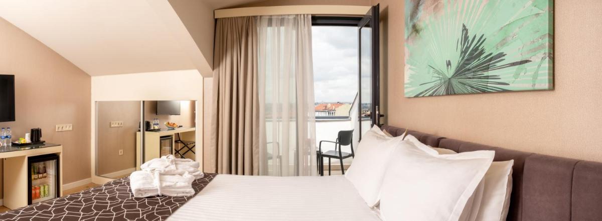 Elm Suite Hotel