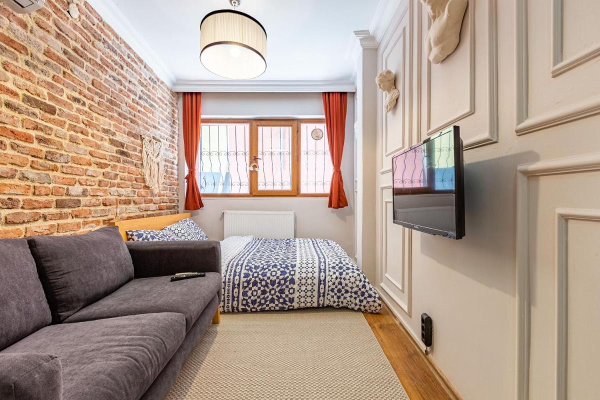Justice F Apartments