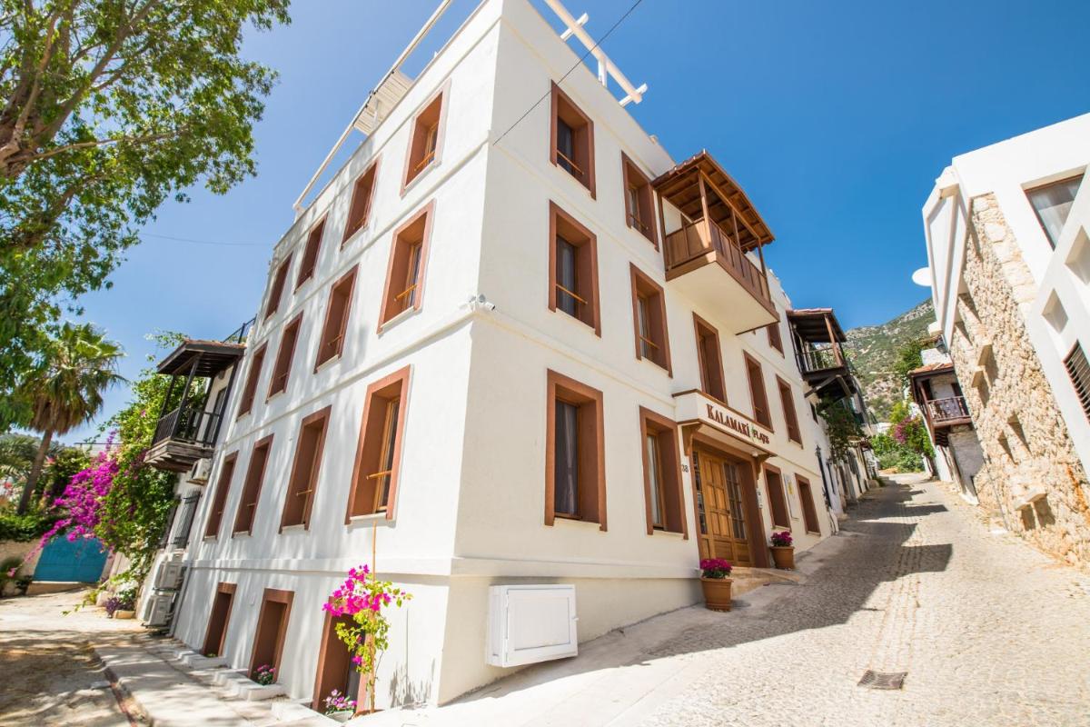 KALAMAKİ FLATS