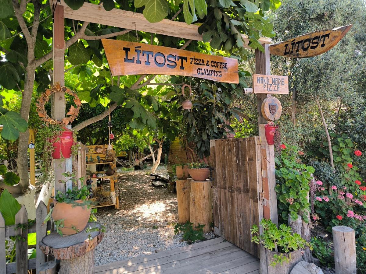 Litost Cafe Bungalow