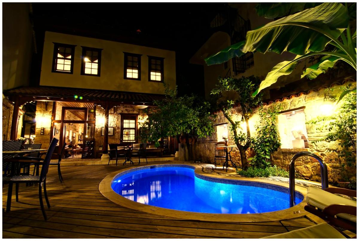 Minyon Hotel
