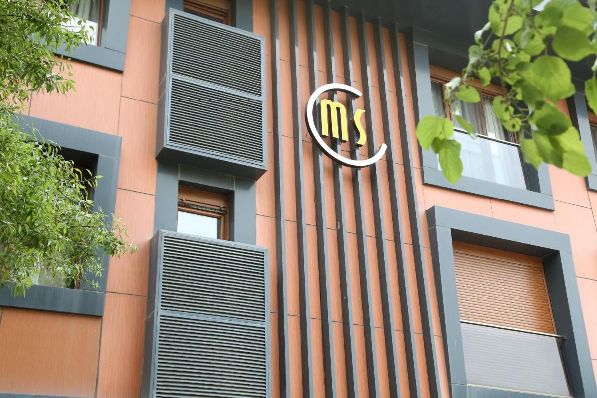 Maidos suites
