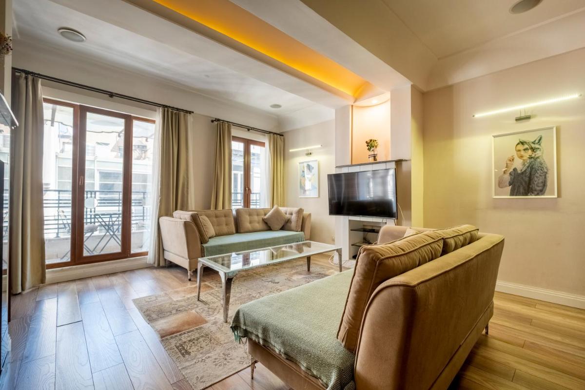 Modern Flat, 3BR, 1BA