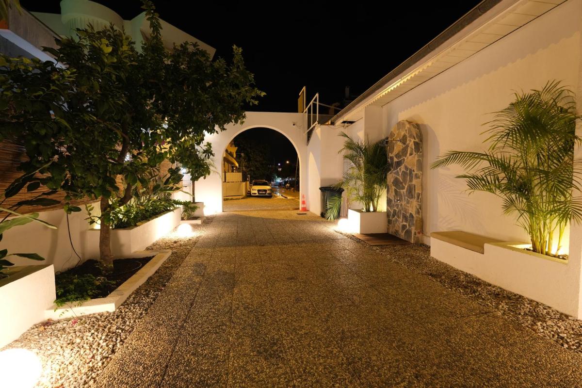 Nephos Hotel