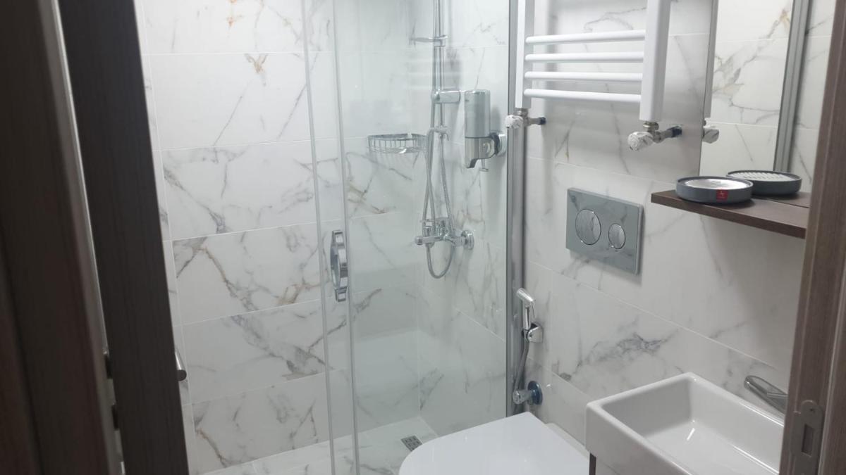 NOOR FAMILY APARTMENTS