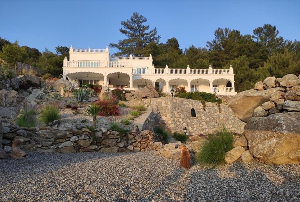 Palace Gokbel