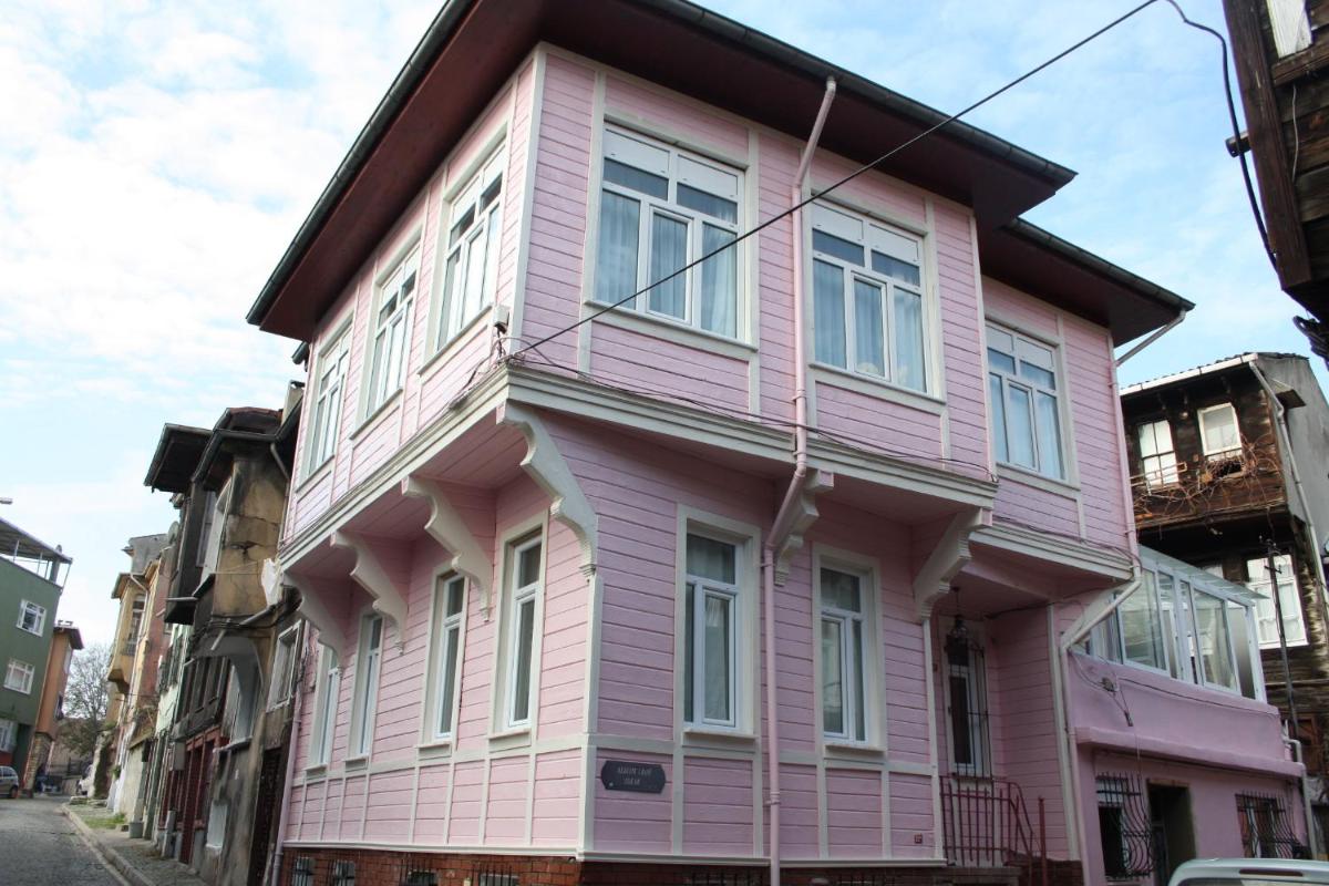 Piya Hostel