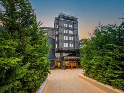 Porta Romanos Hotel