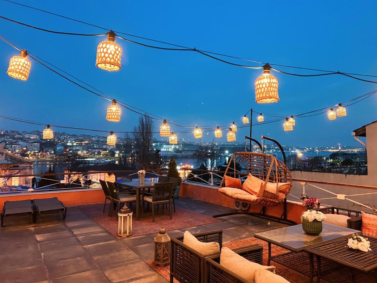 Waterfront Apartment by the Tram Station - Mesmerizing Terrace & Bosphorus View in Fatih