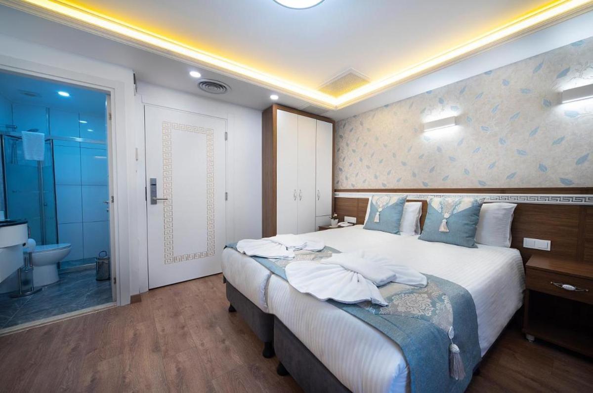 Room in Guest room - Lika Hotel - Superior Double or Twin Room - unforgettable holiday in Istanbul