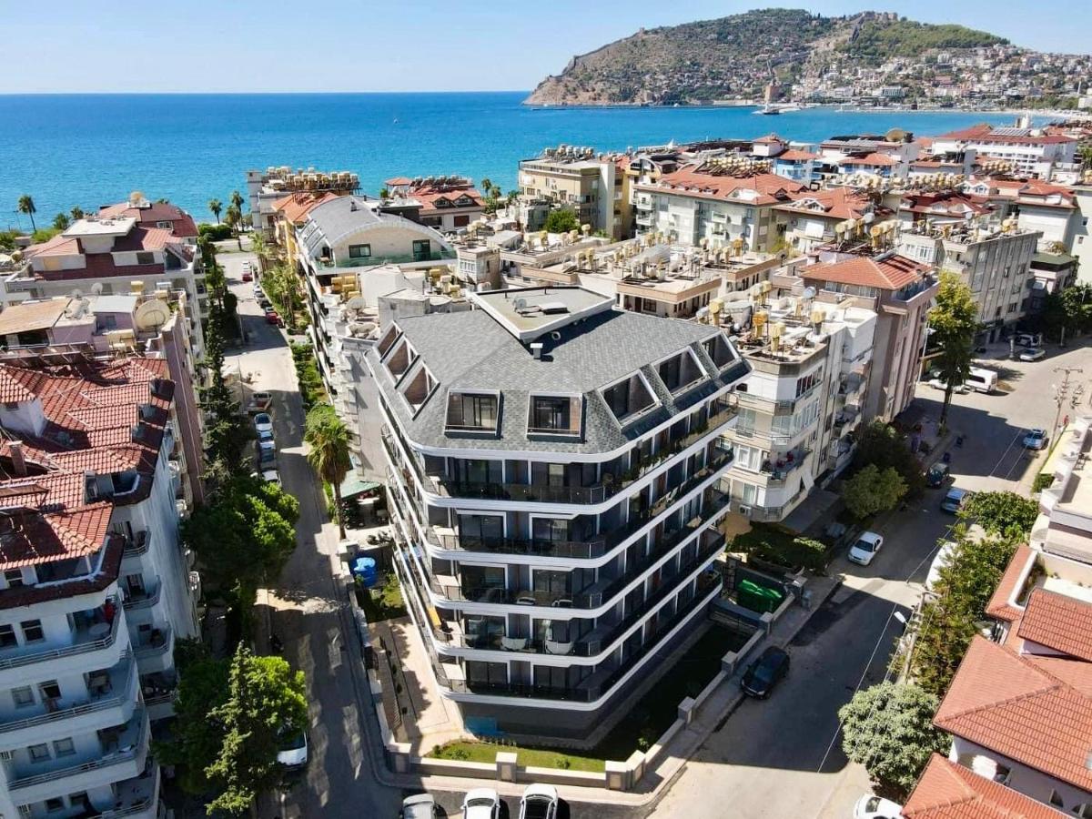 SA Apartments! 1bd Flat 200m to the Beach