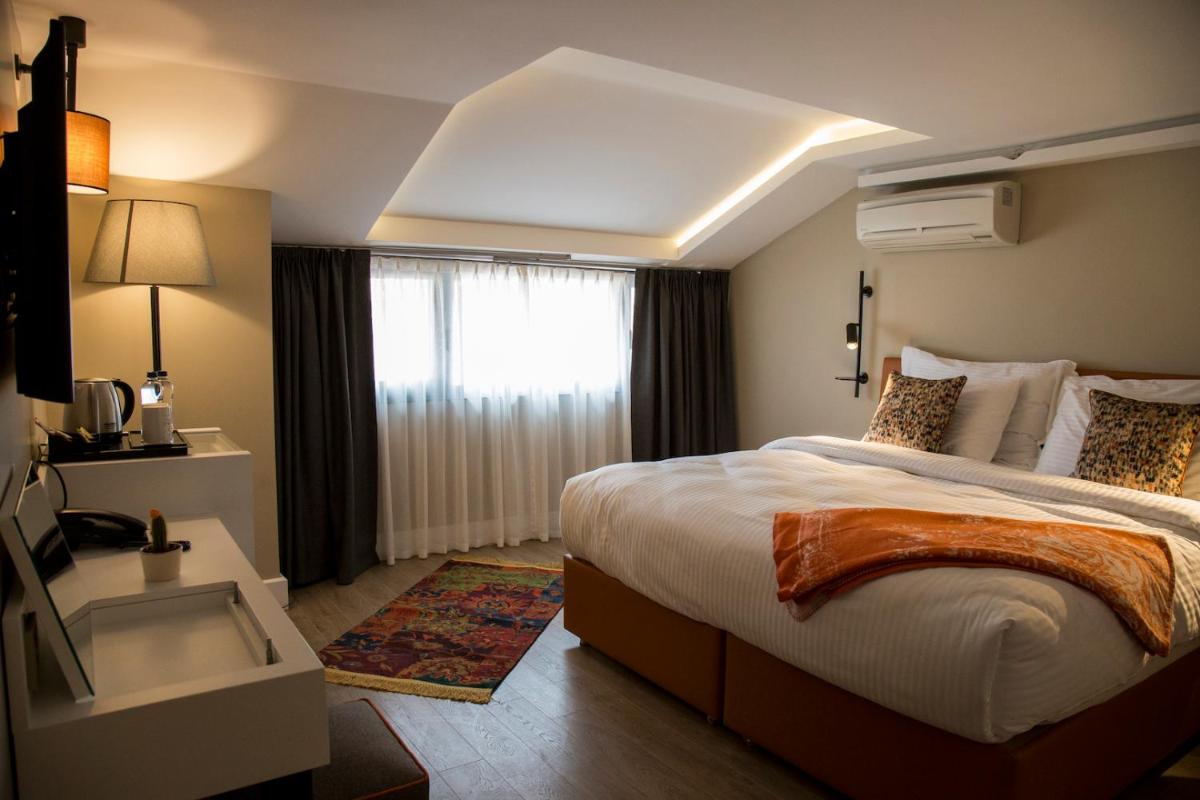 Sparkle Hotel