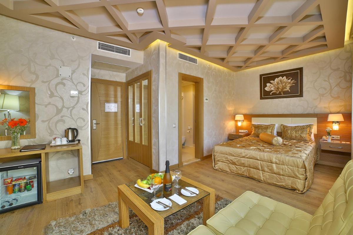 The Time Hotel Old City