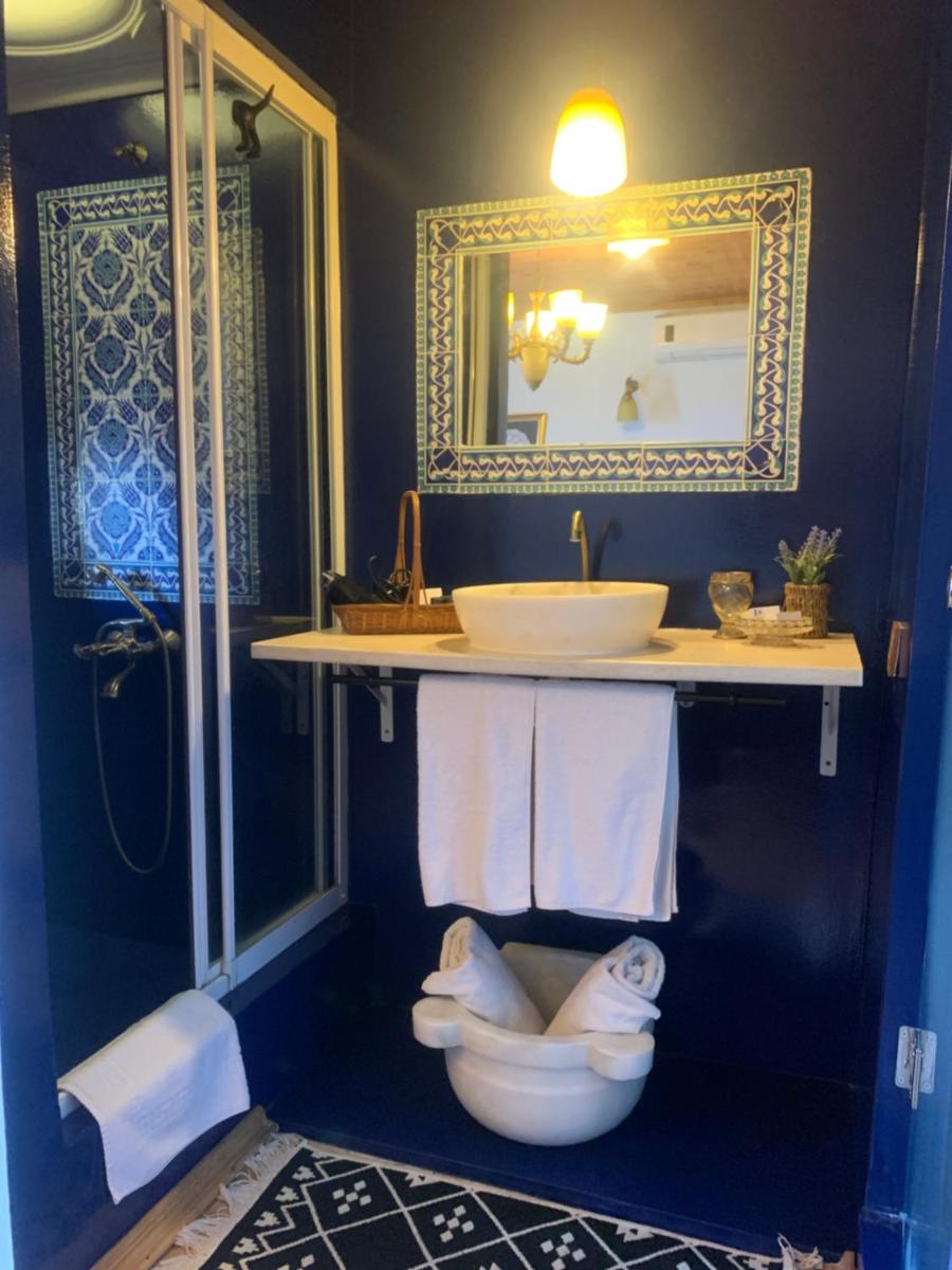 Tom Square Boutique Hotel