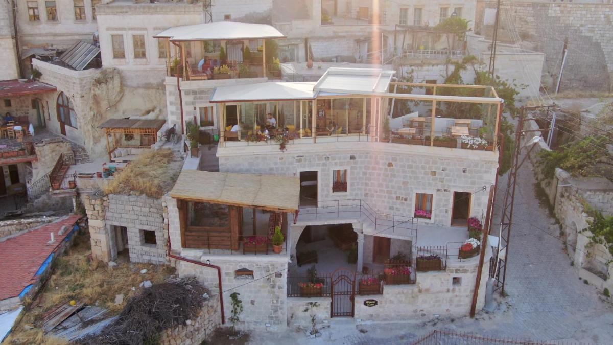 Vigneron Cave Hotel