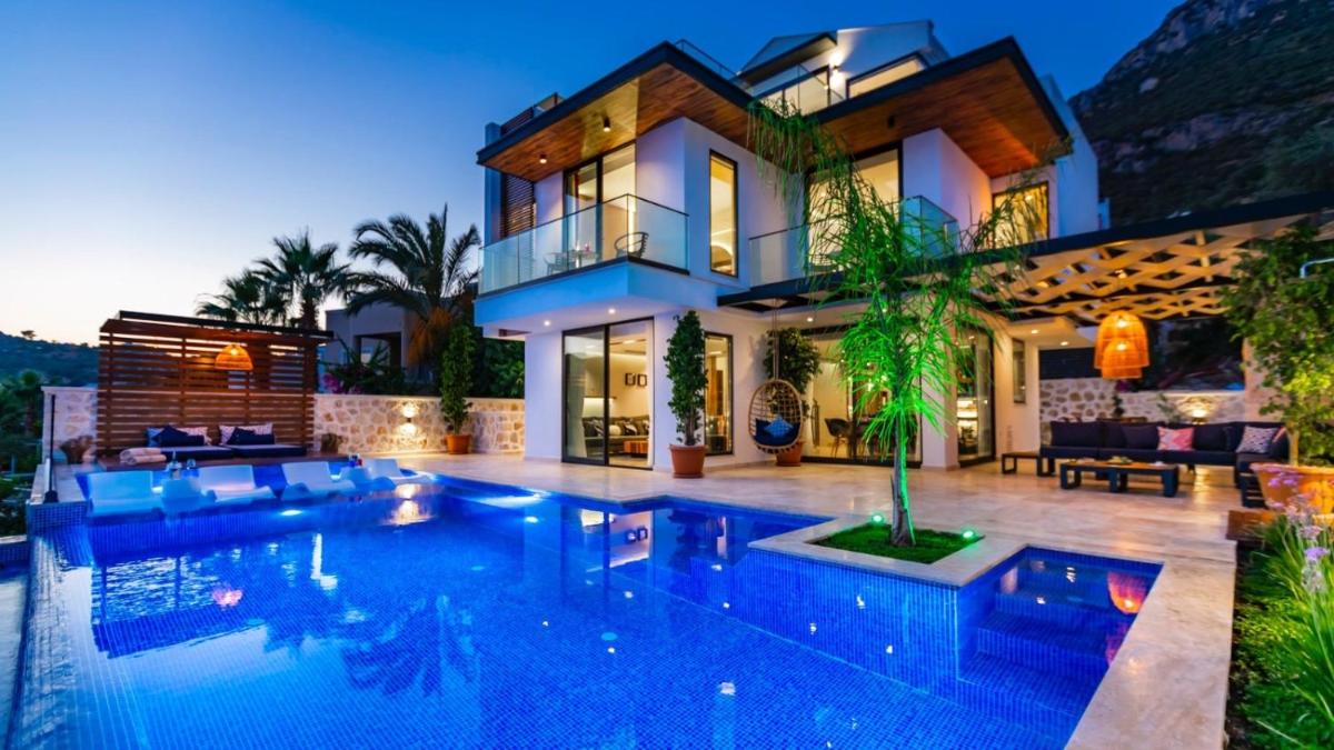 Villa Phi with heated indoor pool