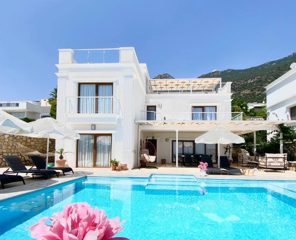 Villa Sapphire