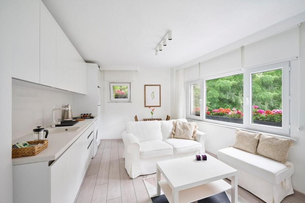 Bright Modern New 1bed1bath Hidden Gem Bebek! #78