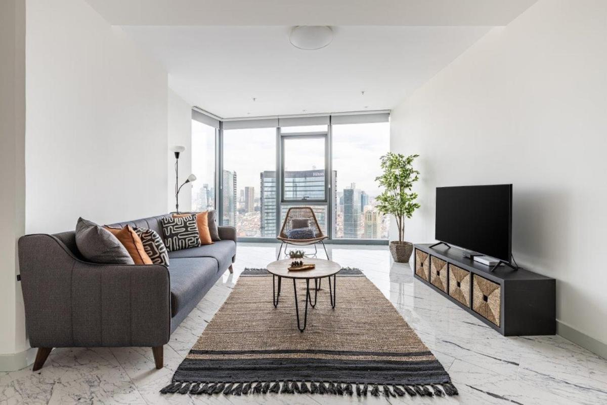 Gorgeous Modern 1bd Condo Views W Poolgym! #255